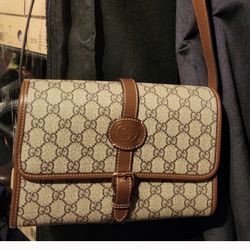 Gucci Jacquard Buckle Purse Medium Size NEW