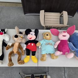 Vintage jumbo stuffed animals, Sylvester, Wile E, Mickey, Pooh, Piglet, Eeyore, offer for one or all