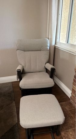 Rocking chair with ottoman