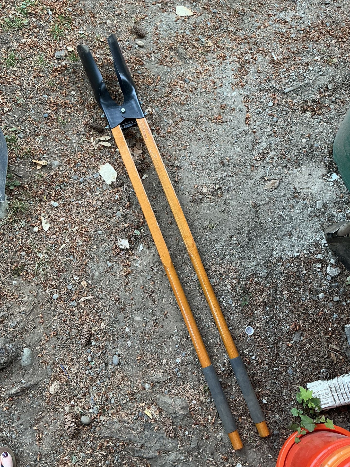 Post Hole Digger $10 (FINN HILL)