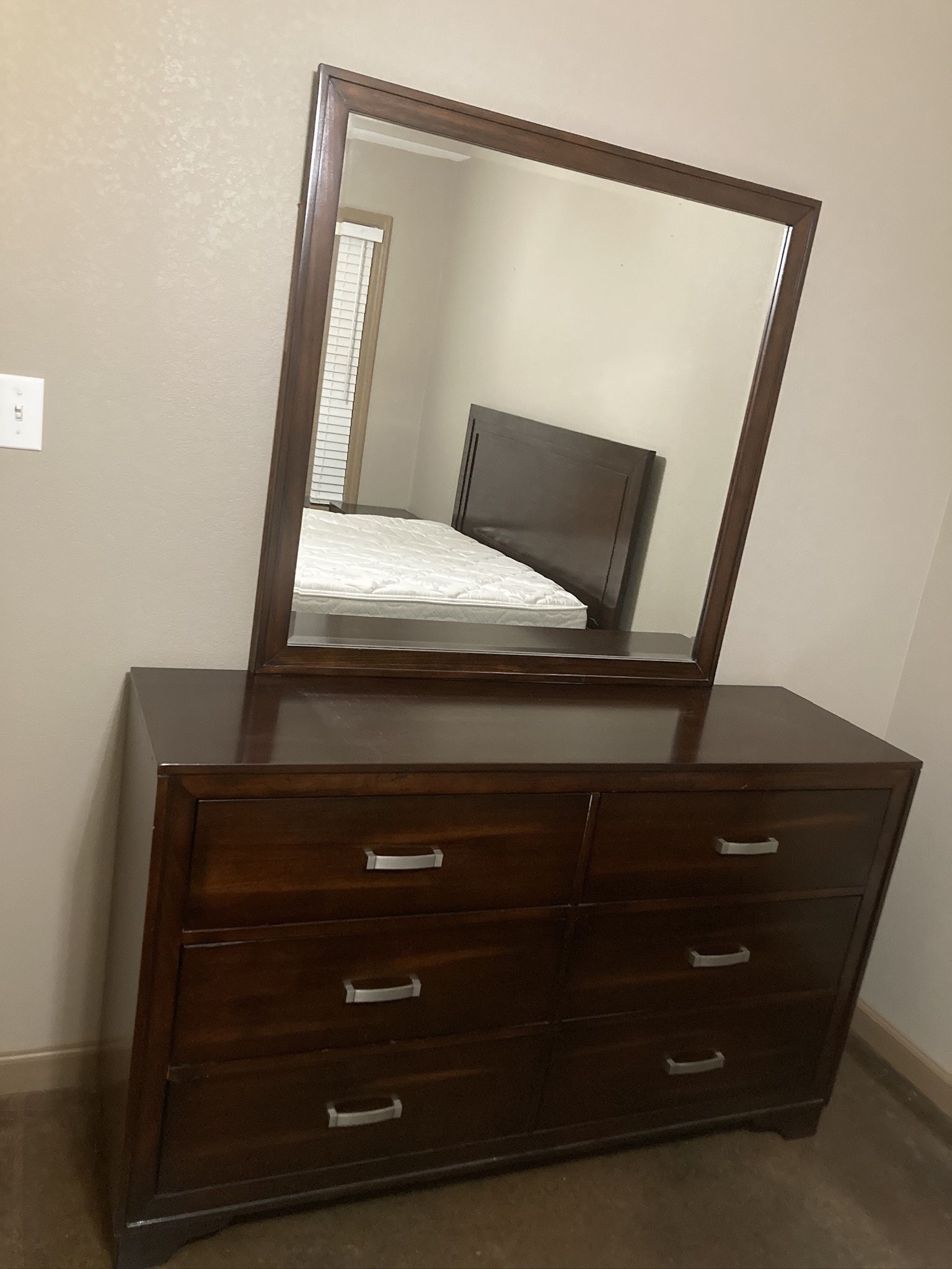 Bedroom Set (delivery possible)