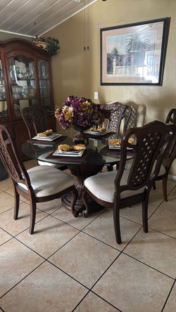 Round Glass Top Dining Table with 6 Chairs