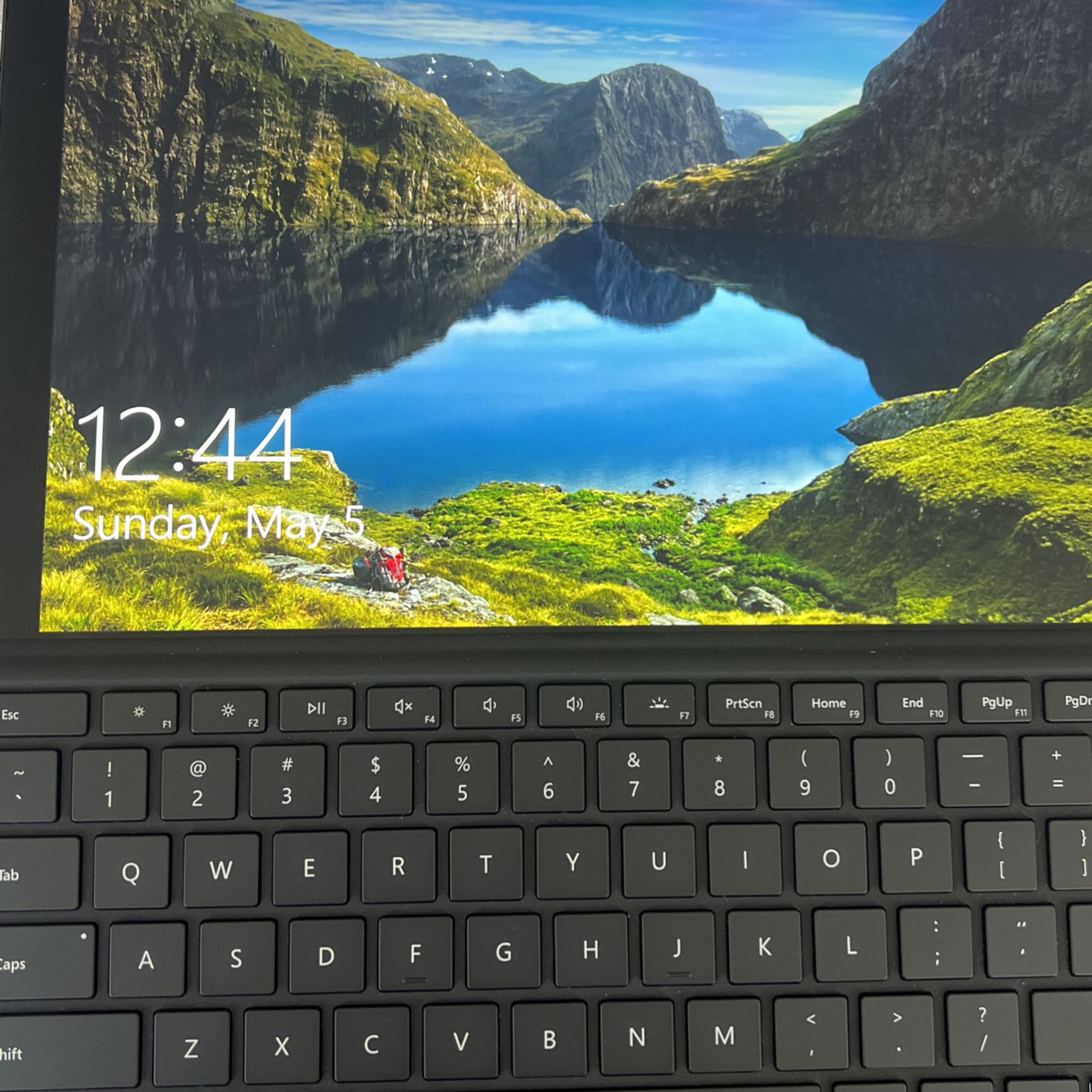 Surface Tablet Pro 7 +