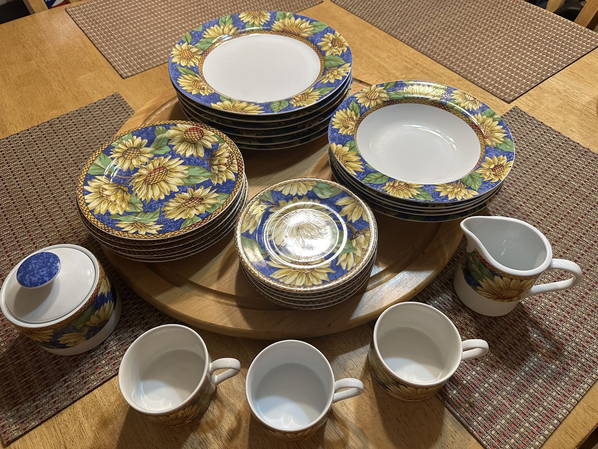 Dishes. Faberware Fine China “Sunflower Sensation”