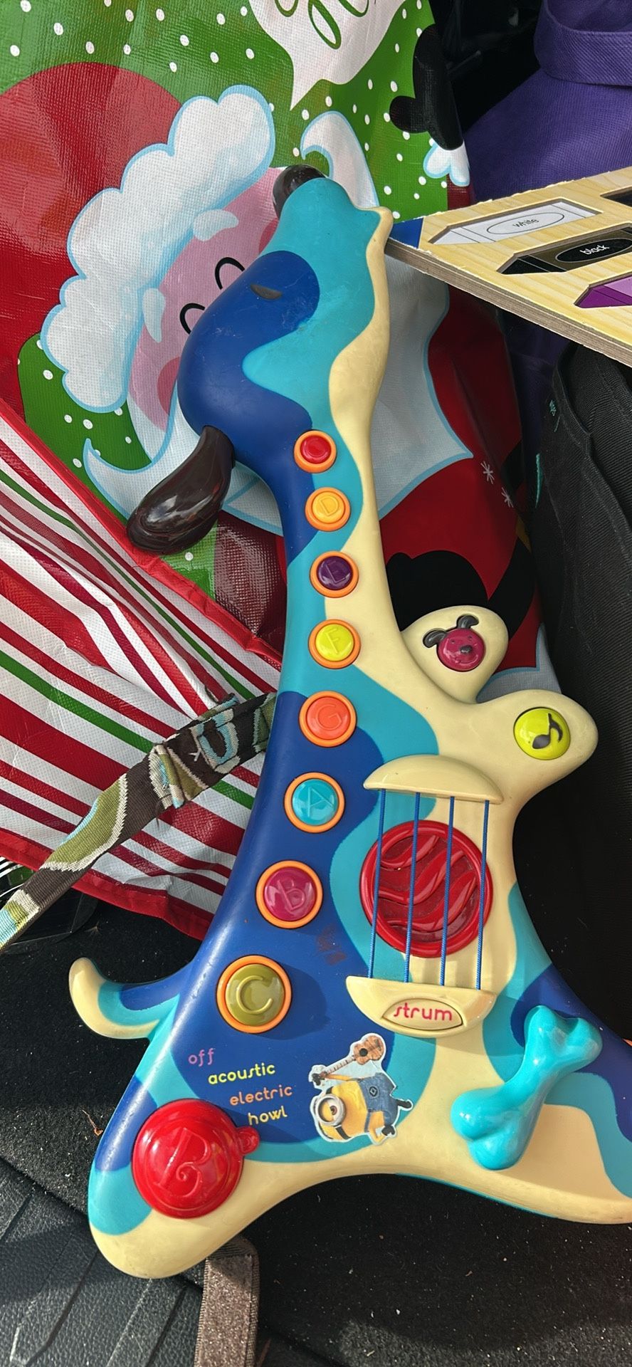 Play guitar