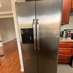 Frigidaire Refrigerator 