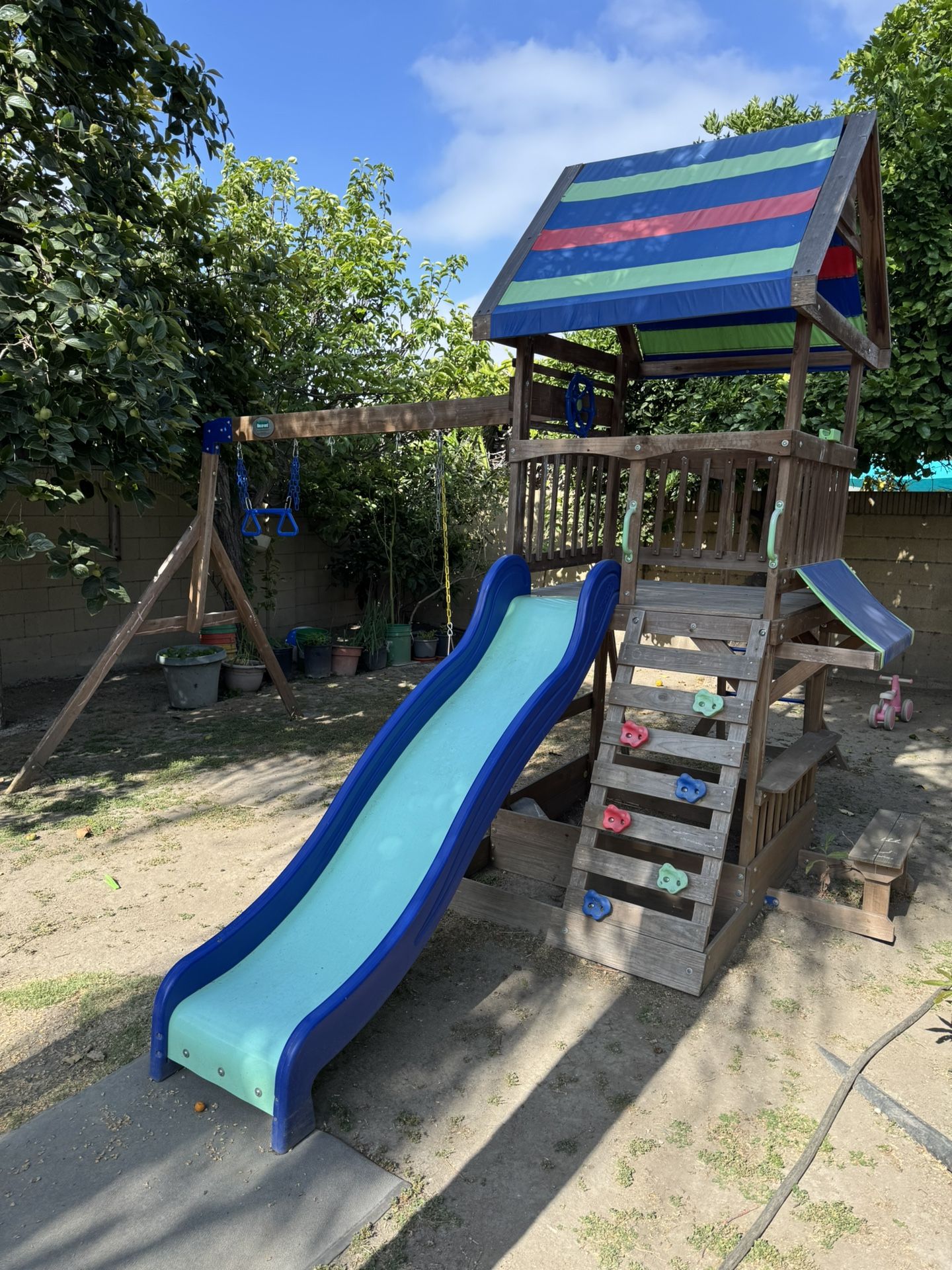 Backyard Discovery Beachfront Swing Set