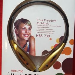 New Bluetooth/rechargeable/earpiece/ Headphones/earbuds/headset many styles available compatible with iPhone or android Bz9