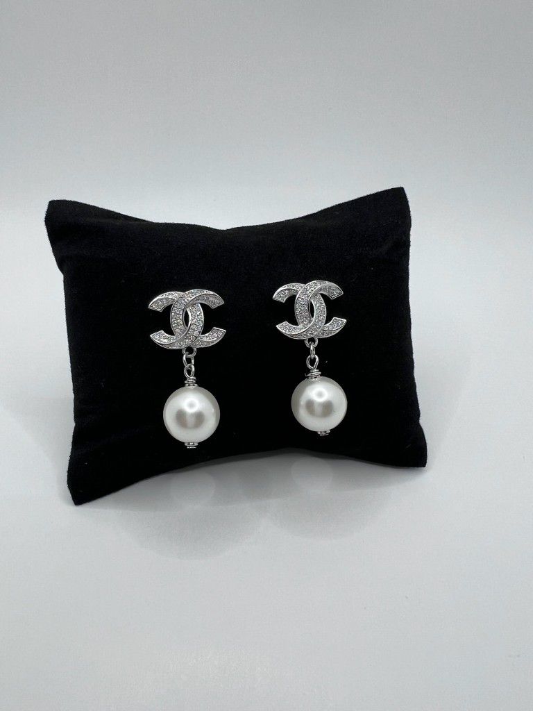 Beautiful Earrings $30