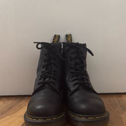 Women Doc Martens Size 9