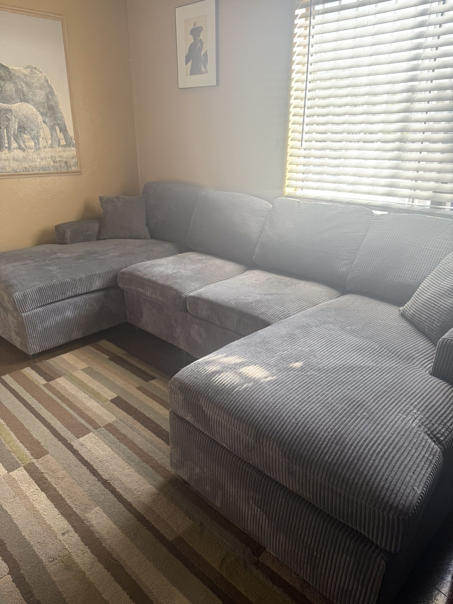 Gray 4 Piece U Shaped Sectional !! Free Delivery !! π