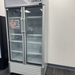 Displays Refrigerator Perfect for residential and commercial use 