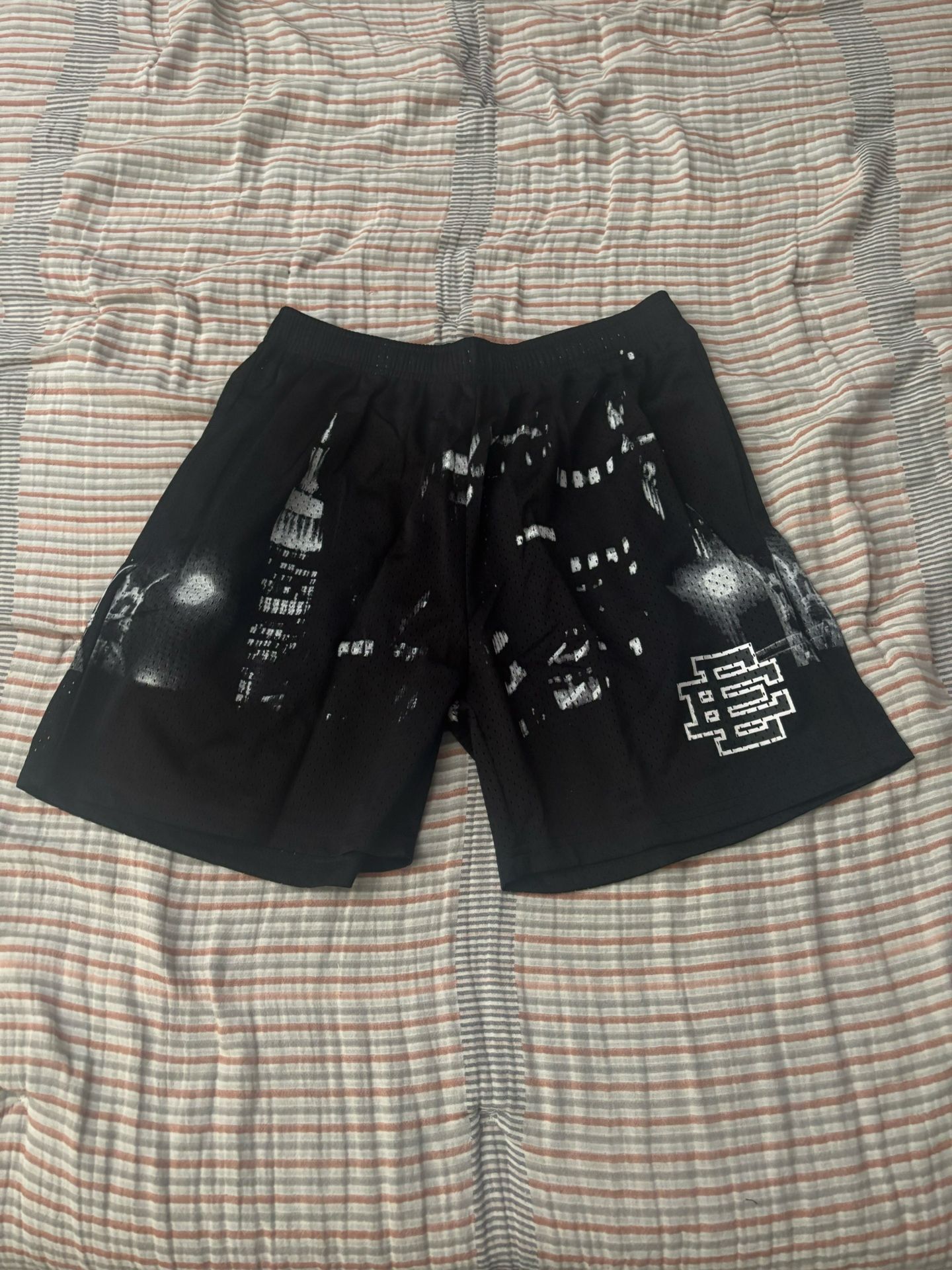 Eric Emanuel Skyline Men’s Shorts, Size Medium 1:1