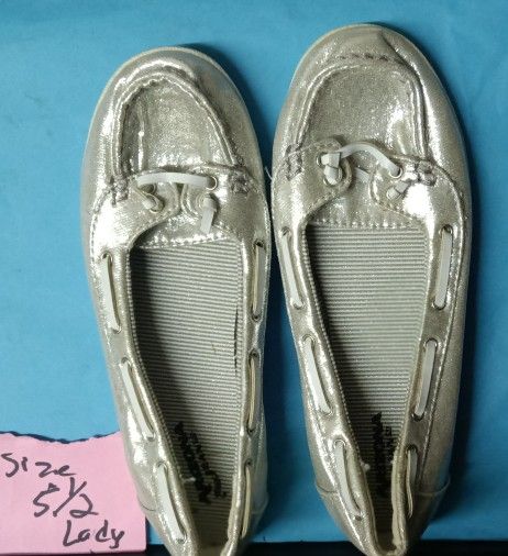 Metallic Silver Ladies Flat Shoes Size 5.5