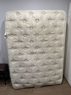 Queen mattress free
