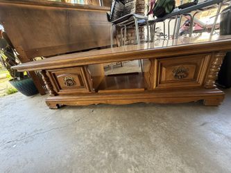 Furniture (dresser)