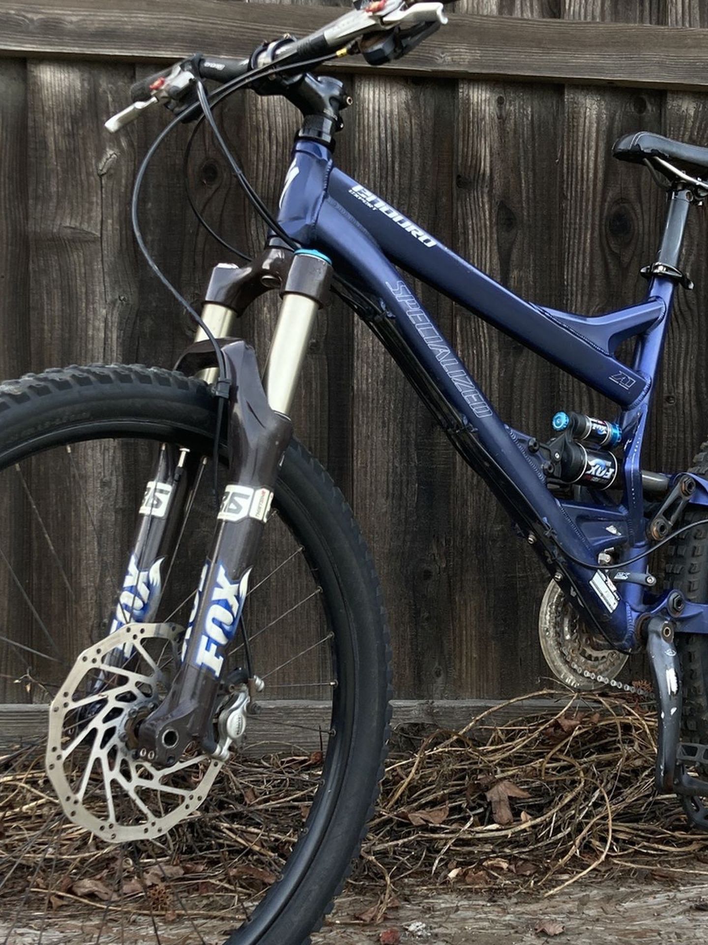 Specialized Enduro Expert Medium 26” Mountain Bike MTB Cannondale. Trek. Santa Cruz. Giant. Yeti. Cannondale. Scott. Kona. GT. Salsa. Ibis. Canyon.