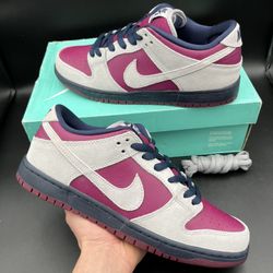 Size 9.5 - Nike SB Dunk Low Atmosphere Grey True Berry 2019