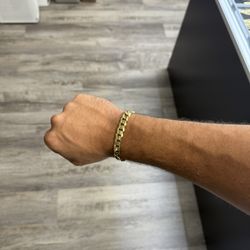 Flat curb link 14k 40g 7.75mm 11mm 8.5in Bracelet 