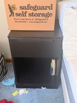 New nightstand/stands read description