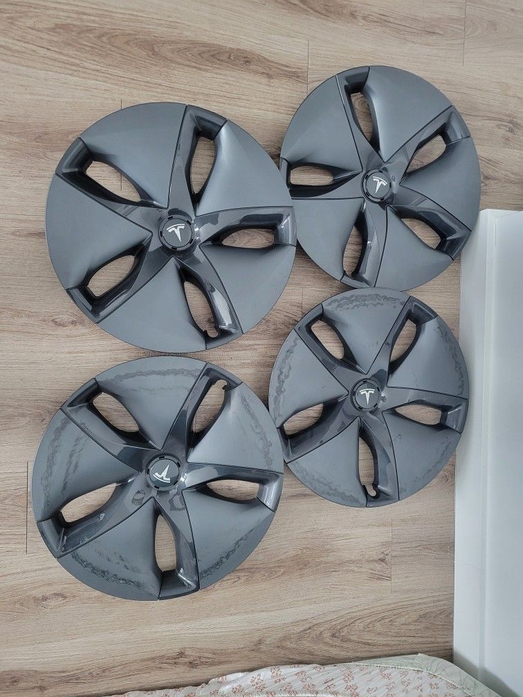 18" Aero Wheel Cover - 2019 Tesla Model 3