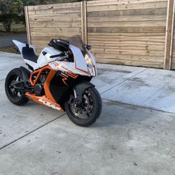 2013 KTM RC8