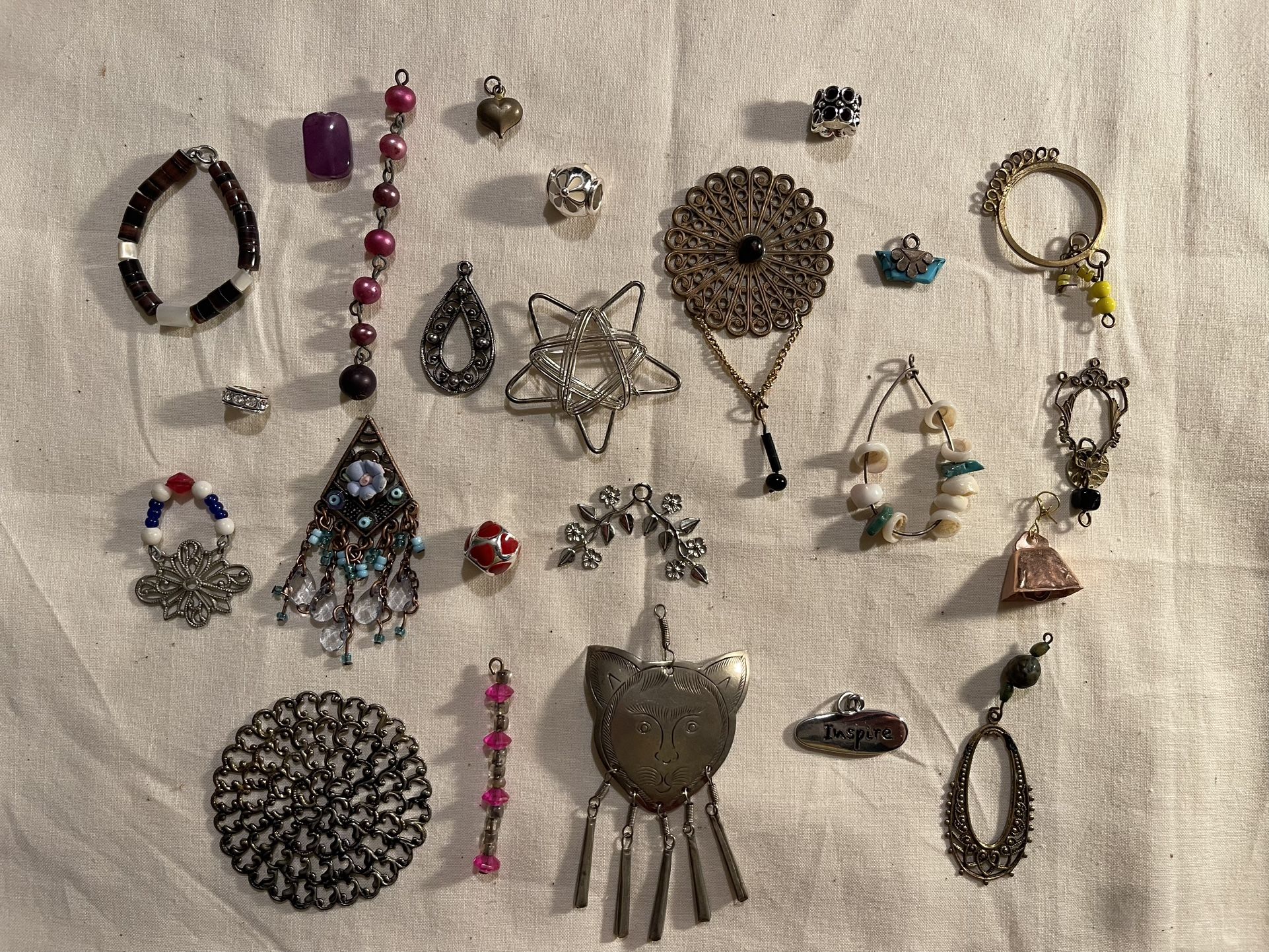 Set Of 25 Charms And Pendants