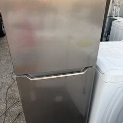 Insignia Miny Refrigerator Stainless Steel 24”w 