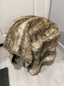 Pottery Barn Faux Fur Throw Blanket Brown Tan