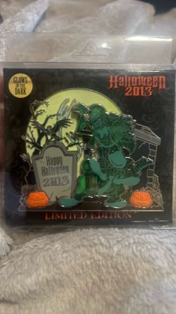 Disney Halloween Pin - Haunted Mansion Halloween 2013 Jumbo Pin