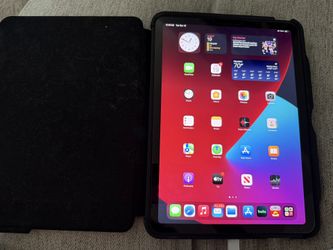 iPad Air 4th Gen 64GB W/ Cover Excellent Condition