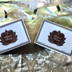 Lip And Eye Sets Designed For Blue Eyes. 