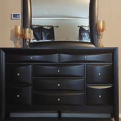 Ashley's Furniture Black King Size Bedroom Set Dresser, Mirror, 2 Night Stands Headboard, Footboard, Rails IN JUSTIN 