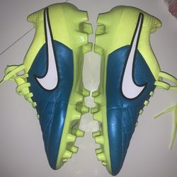 Nike Tiempo Legend women’s size 8