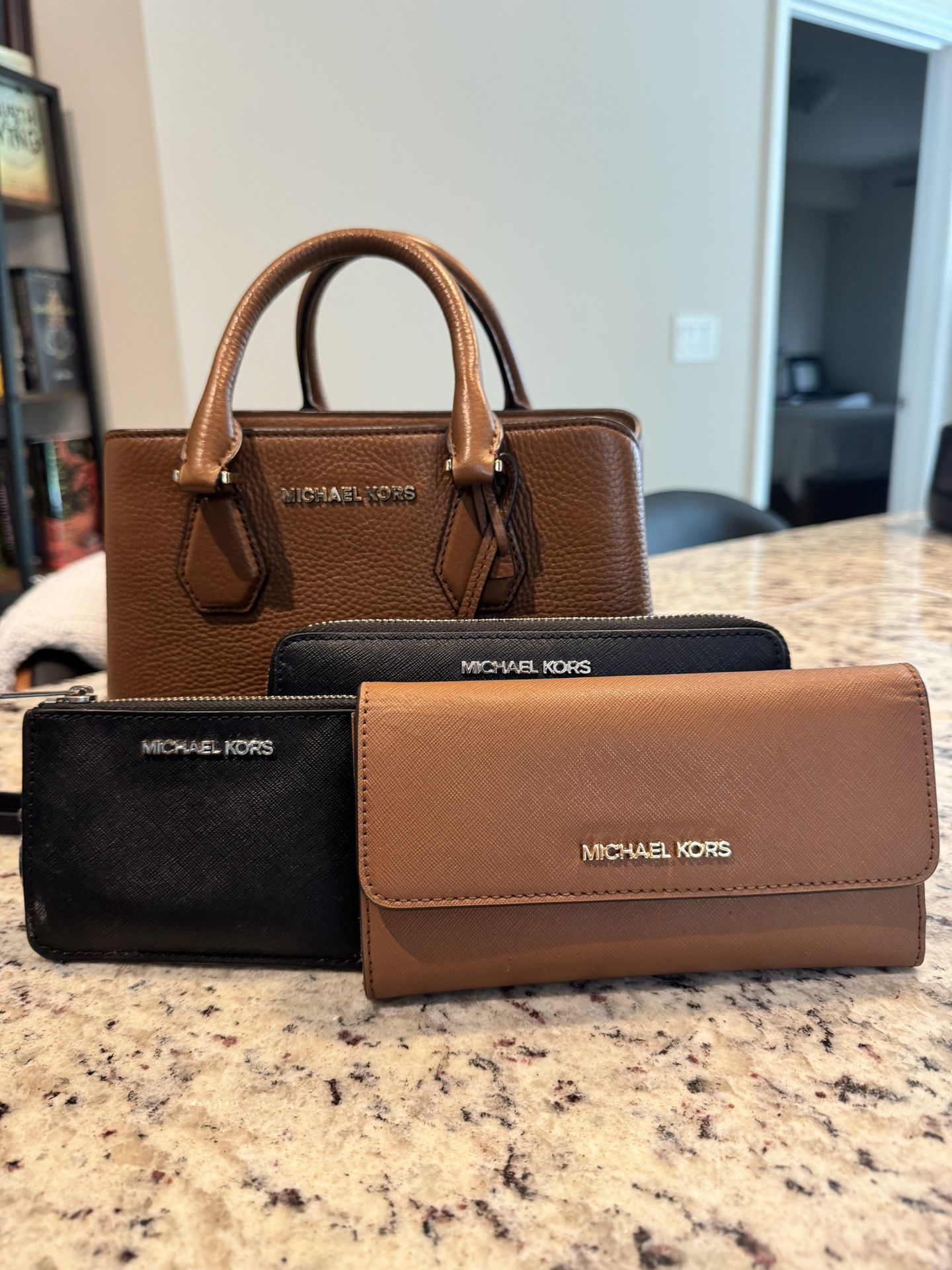 Michael Kors Purses And Wallets