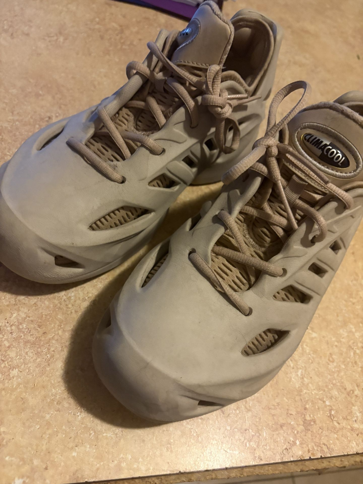 Adifom Climacool Size 7