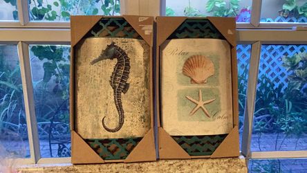Seahorse and shells frames