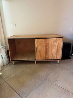 Litter box enclosure cabinet