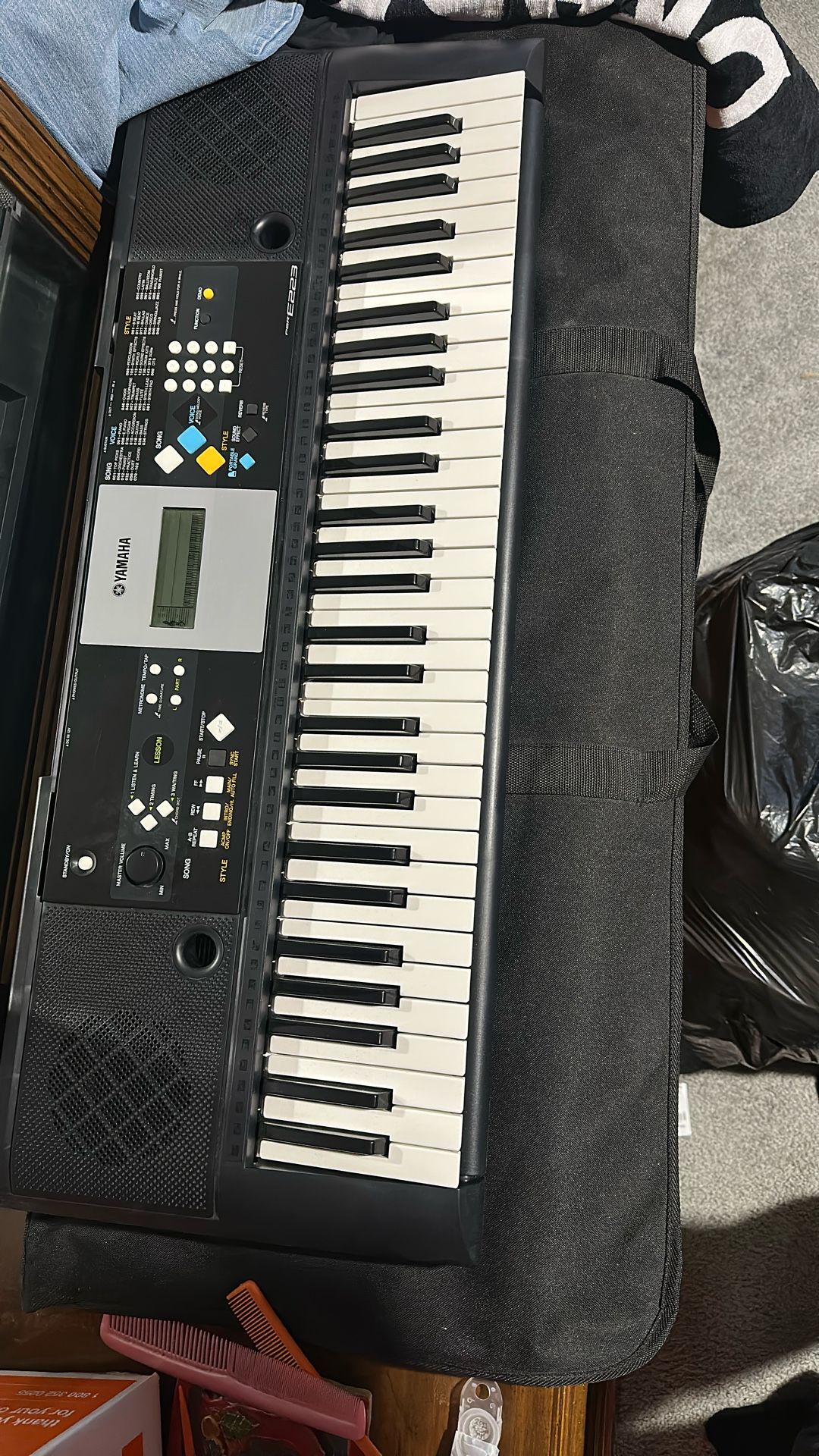 Yamaha Keyboard E223 