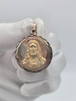 10 k /Jesus face pendant