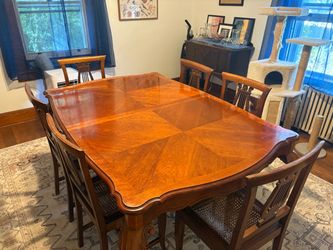 Dining Table plus 6 chairs