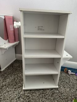 Spinning Jewelry Or Makeup Accessory Stands