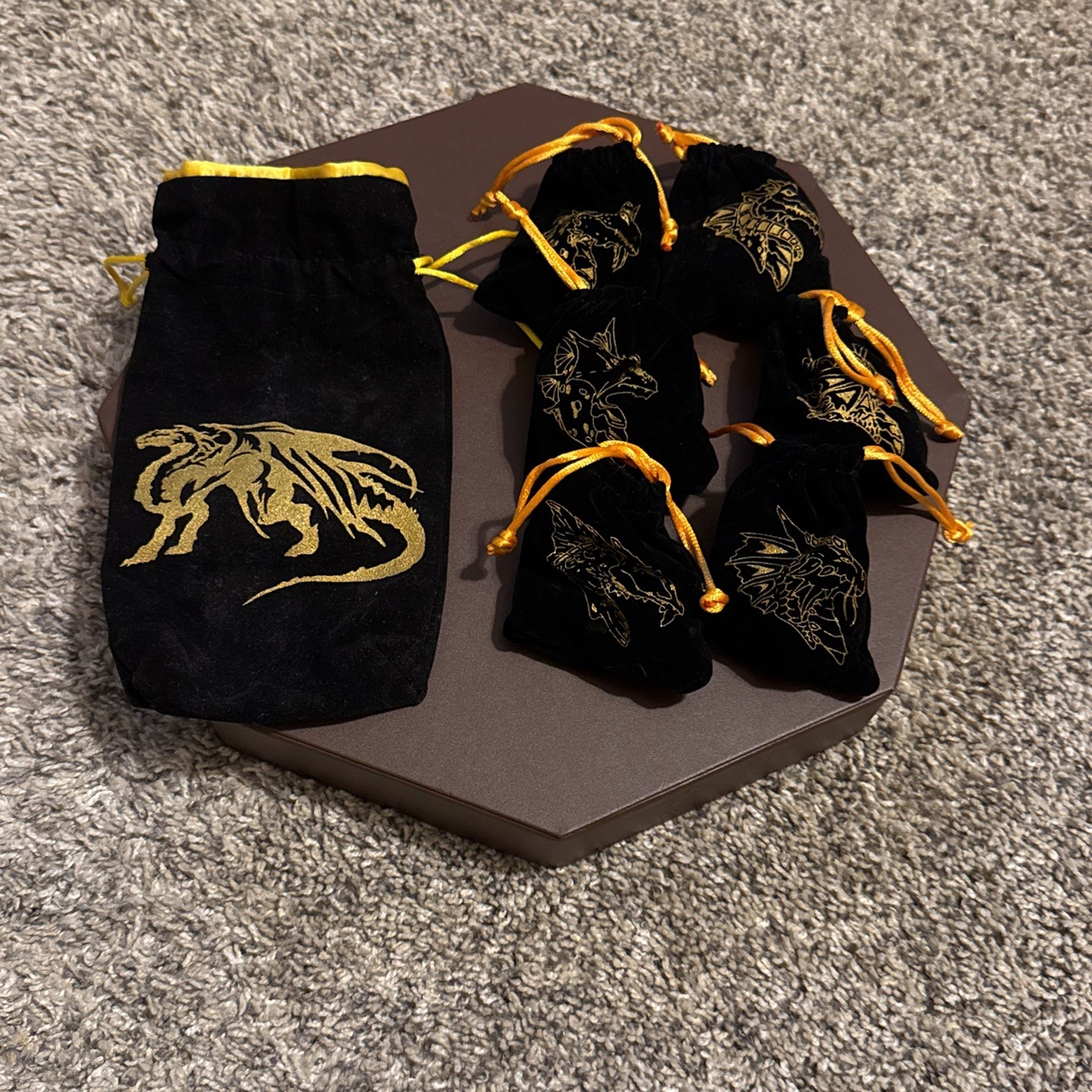 6 Dice Sets With Individual Bags And Large Carrying Bag