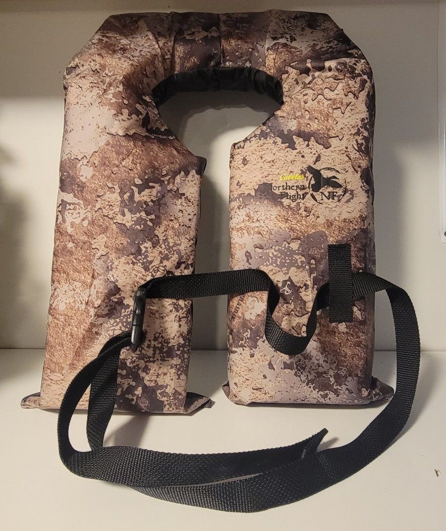 Brand New Cabela's Northern Flight TrueTimber Type II Adult Life Jacket