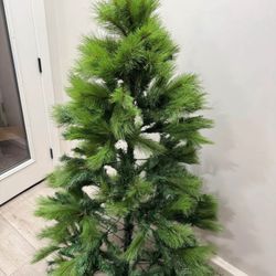 6 ft Hinged Artificial Christmas Tree Holiday Decoration w/ Foldable Metal Stand new with box!