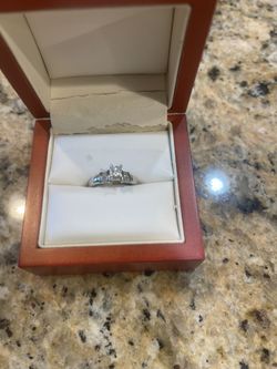 14k White Gold , Diamond Ring