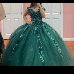 Beautiful Emerald Green Quinceañera Dress