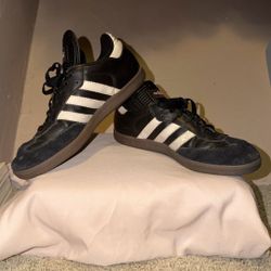 Adidas Samba (Size M7)