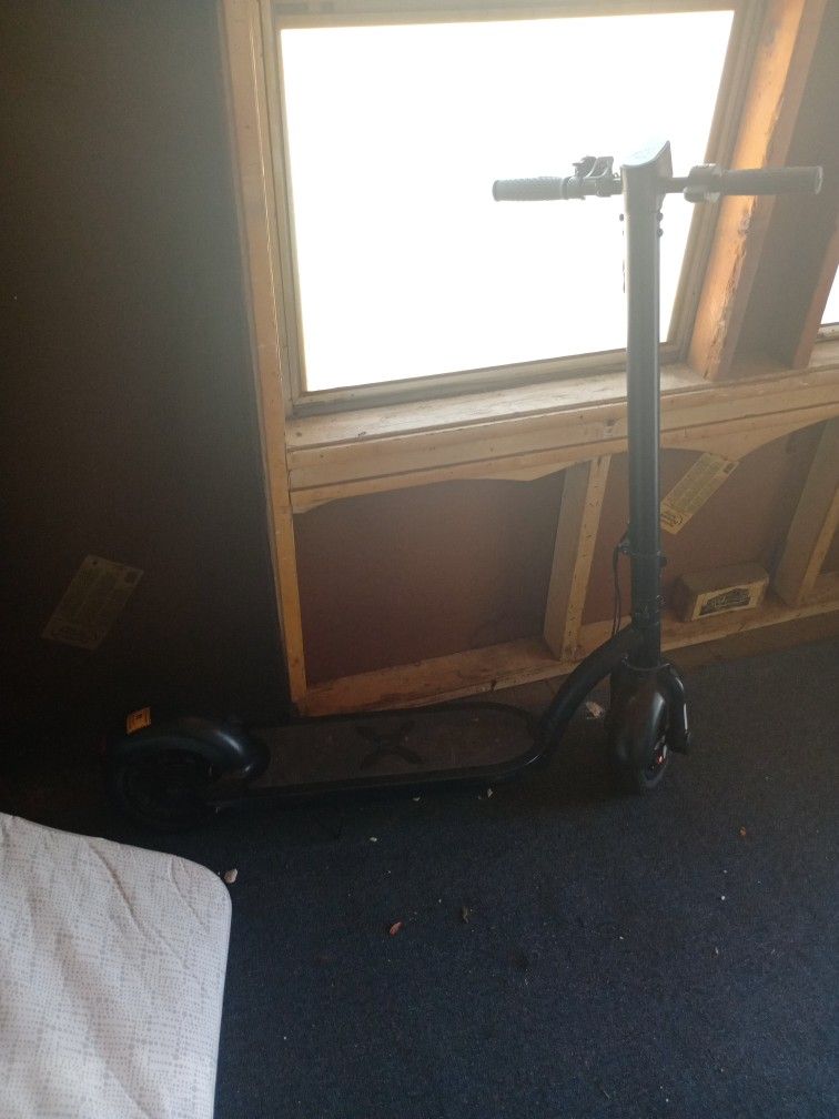 Electric Scooter With Bluetooth Build In