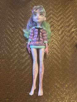 Monster High Twyla Boogeyman Mattel 2021 Creepover Party Fashion Doll 11” B3